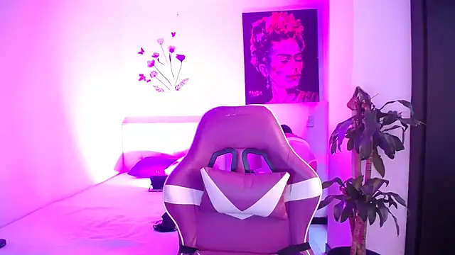 esmeraldaa230 online show from April 2, 4:46 pm