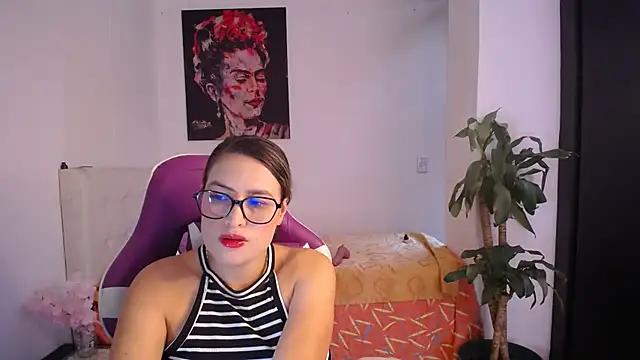 Snapshot of esmeraldaa230 chatting on January 18, 3:59 pm esmeraldaa230 online show from January 18, 3:59 pm