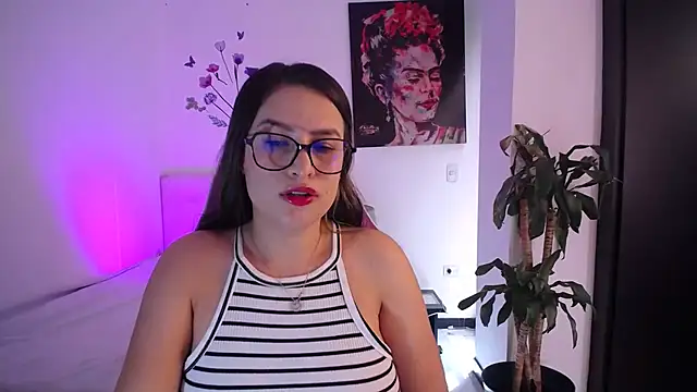 esmeraldaa230 online show from March 22, 7:37 pm