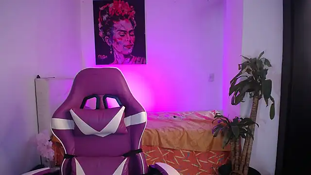 Snapshot of esmeraldaa230 chatting on January 9, 7:32 pm esmeraldaa230 online show from January 9, 7:32 pm