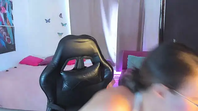 esmeraldaa230 online show from March 26, 4:05 pm