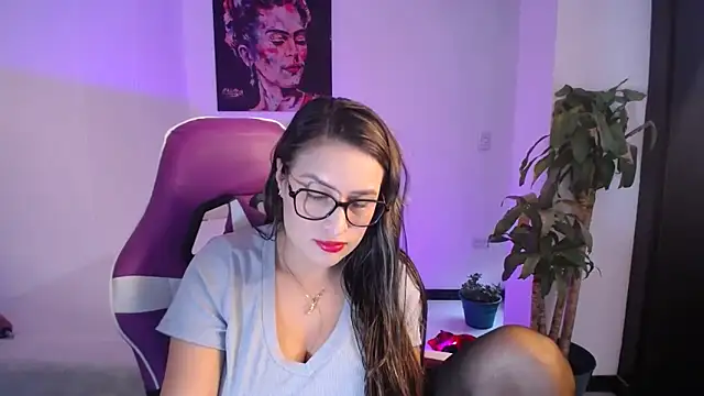 esmeraldaa230 online show from November 24, 8:20 pm