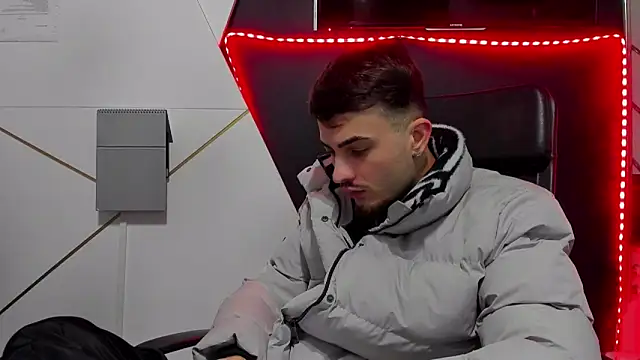 BrandonTate online show from February 26, 5:24 pm