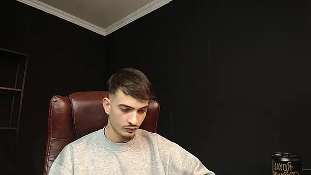 Snapshot of BrandonTate chatting on February 25, 4:14 pm BrandonTate online show from February 25, 4:14 pm