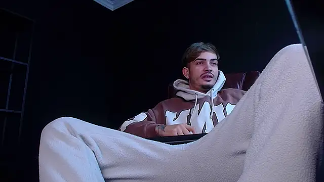 BrandonTate online show from December 1, 9:21 am