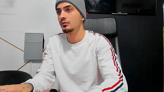 BrandonTate online show from December 17, 5:07 pm