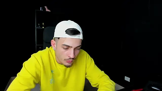 BrandonTate online show from April 14, 4:34 pm