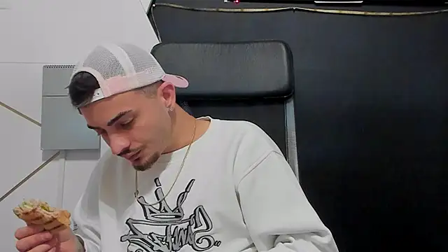 BrandonTate online show from April 18, 5:10 am