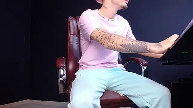 BrandonTate online show from October 30, 5:39 am