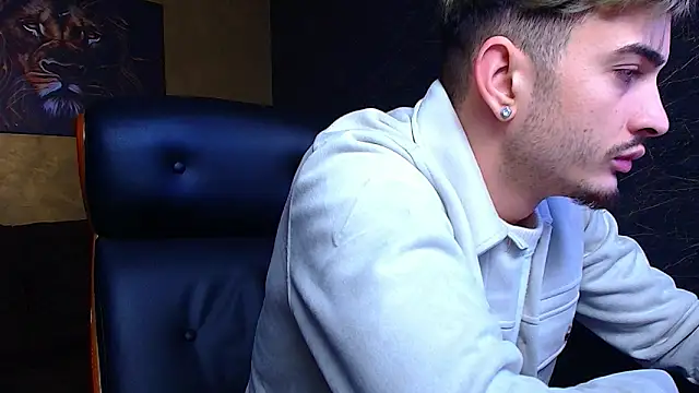 Snapshot of BrandonTate chatting on October 5, 7:32 am BrandonTate online show from October 5, 7:32 am