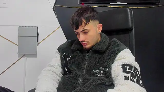 BrandonTate online show from March 28, 6:03 am