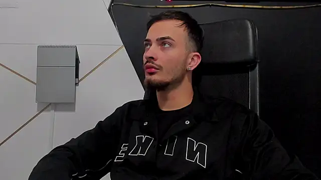 BrandonTate online show from April 2, 7:48 am