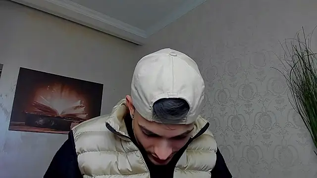 Snapshot of BrandonTate chatting on March 7, 12:12 pm BrandonTate online show from March 7, 12:12 pm
