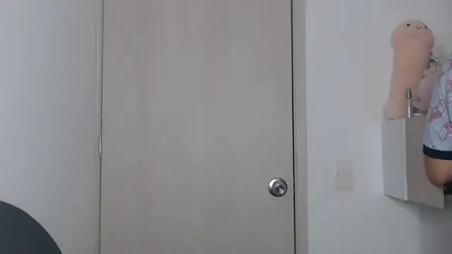 Snapshot of kaiine190 chatting on October 25, 8:24 am kaiine190 online show from October 25, 8:24 am