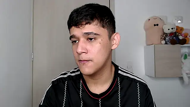 Snapshot of kaiine190 chatting on February 6, 9:38 am kaiine190 online show from February 6, 9:38 am