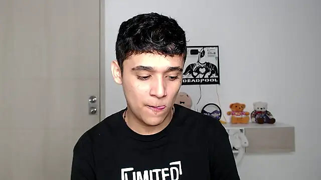 Snapshot of kaiine190 chatting on January 18, 5:11 am kaiine190 online show from January 18, 5:11 am