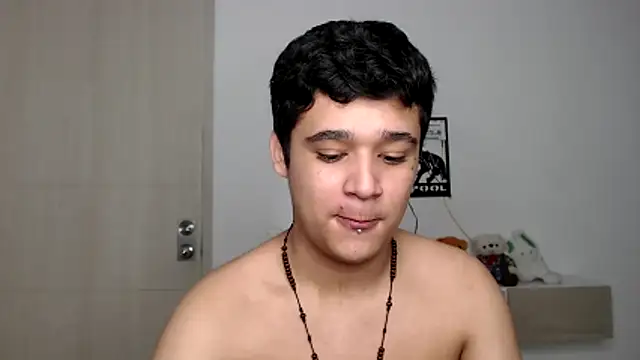 Snapshot of kaiine190 chatting on October 27, 10:33 pm kaiine190 online show from October 27, 10:33 pm