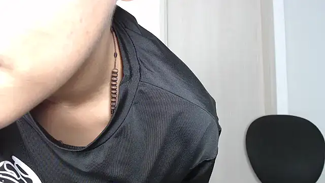 Snapshot of kaiine190 chatting on January 13, 7:34 am kaiine190 online show from January 13, 7:34 am