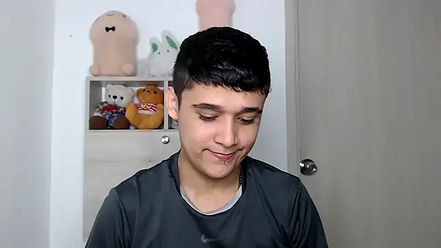 Snapshot of kaiine190 chatting on January 12, 4:52 am kaiine190 online show from January 12, 4:52 am