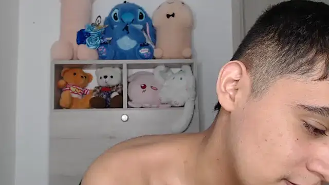 Snapshot of kaiine190 chatting on February 18, 6:33 am kaiine190 online show from February 18, 6:33 am