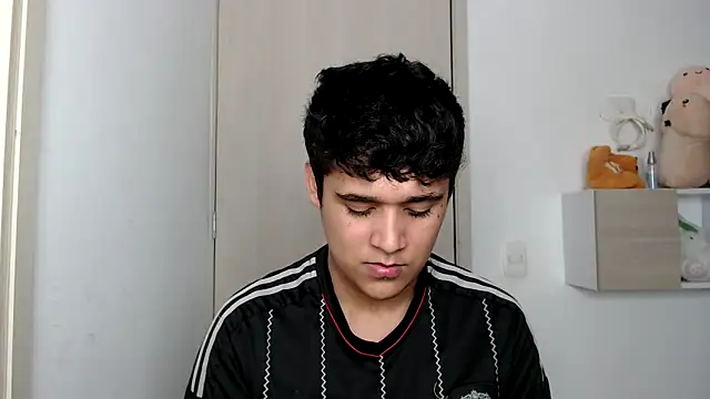 Snapshot of kaiine190 chatting on October 21, 10:25 am kaiine190 online show from October 21, 10:25 am