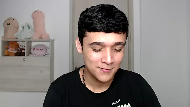 Snapshot of kaiine190 chatting on December 19, 6:49 am kaiine190 online show from December 19, 6:49 am