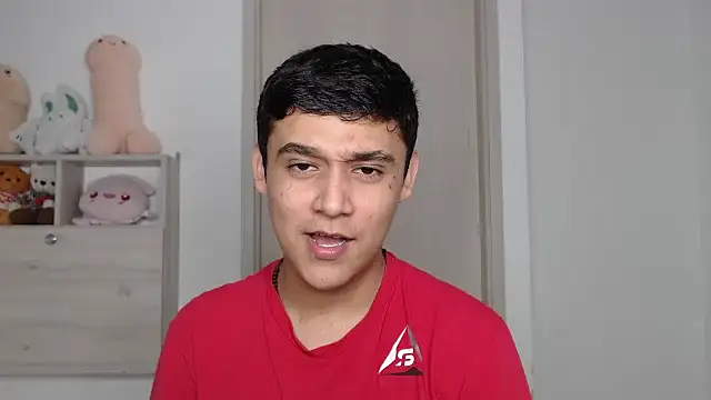 Snapshot of kaiine190 chatting on December 18, 8:19 am kaiine190 online show from December 18, 8:19 am