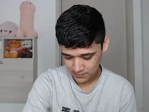 Snapshot of kaiine190 chatting on December 1, 1:12 pm kaiine190 online show from December 1, 1:12 pm