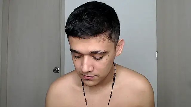 kaiine190 online show from March 8, 8:06 am