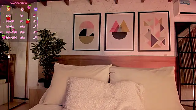 LunaRuso online show from March 16, 7:38 pm