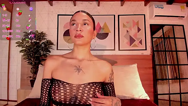 LunaRuso online show from January 14, 7:50 pm