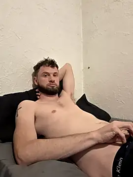 Snapshot of Talenjames4 chatting on October 24, 8:08 pm Talenjames4 online show from October 24, 8:08 pm