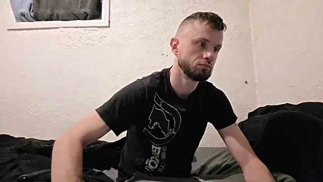 Snapshot of Talenjames4 chatting on May 27, 10:17 pm Talenjames4 online show from May 27, 10:17 pm