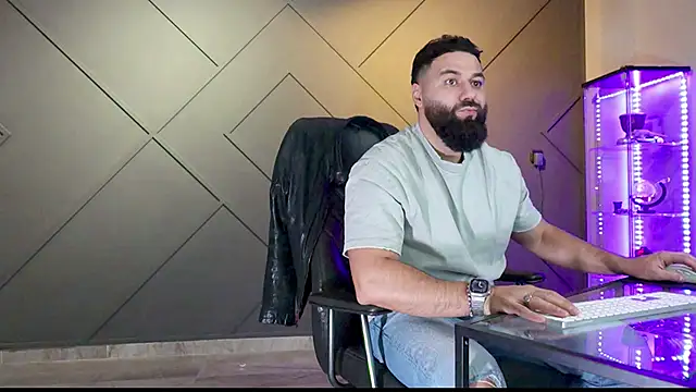 mattmasterss online show from March 2, 12:31 am