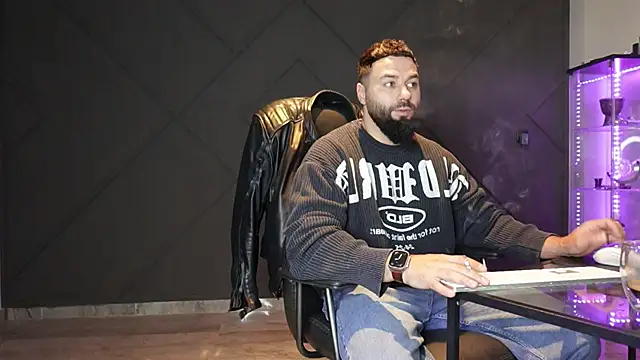 mattmasterss online show from April 27, 6:28 pm