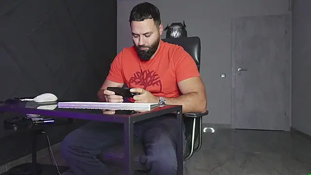 mattmasterss online show from October 6, 9:15 pm