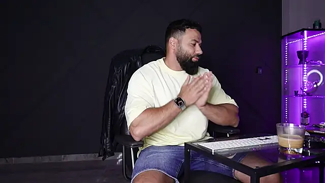 mattmasterss online show from May 14, 7:11 pm