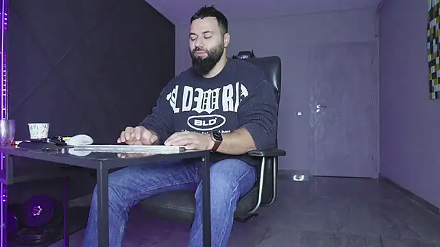 mattmasterss online show from November 19, 7:19 am