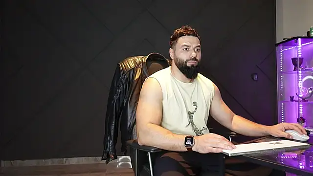 mattmasterss online show from April 14, 6:35 pm