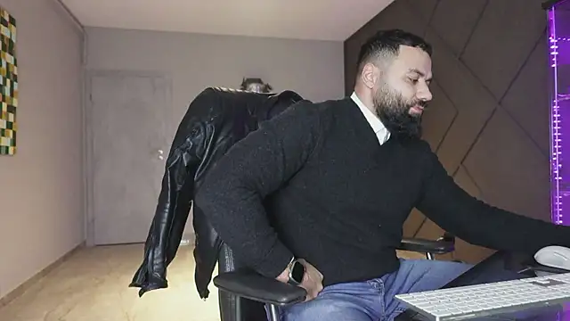 mattmasterss online show from February 5, 6:37 pm