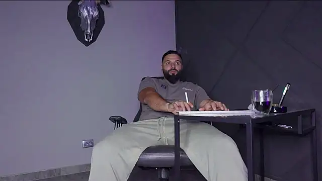 mattmasterss online show from September 25, 9:43 pm