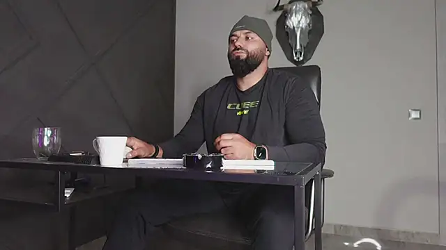 mattmasterss online show from September 27, 10:05 pm