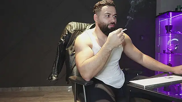 mattmasterss online show from February 23, 8:42 pm