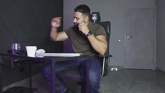 mattmasterss online show from October 21, 7:13 pm