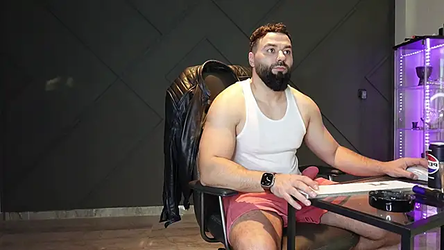 mattmasterss online show from April 8, 3:13 pm