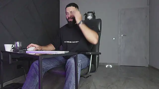 mattmasterss online show from October 11, 9:49 pm