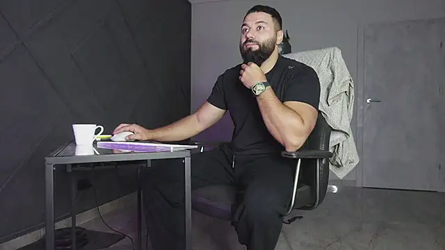 mattmasterss online show from November 3, 1:33 am