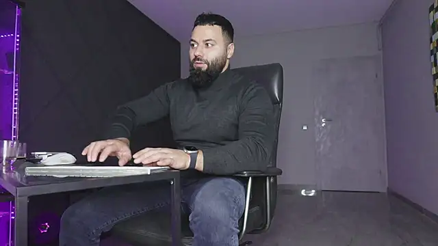 mattmasterss online show from December 16, 7:40 pm