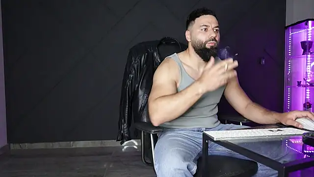 mattmasterss online show from April 22, 8:37 pm