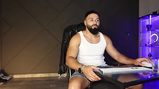 mattmasterss online show from May 20, 8:28 pm